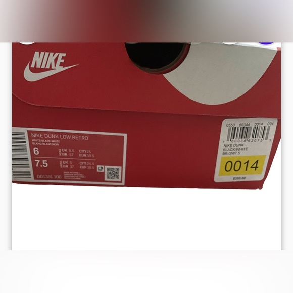 Women’s Nike dunk low retro panda white black shoes - Picture 4 of 4